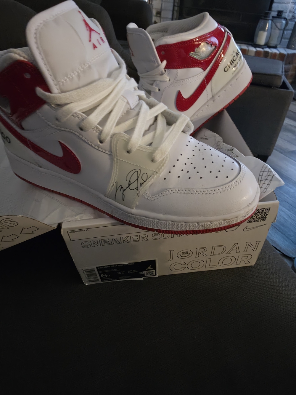 Nike Kids' Mid-Top Sneakers in White and Red